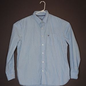 2 Vintage Fit American Eagle button up shits
